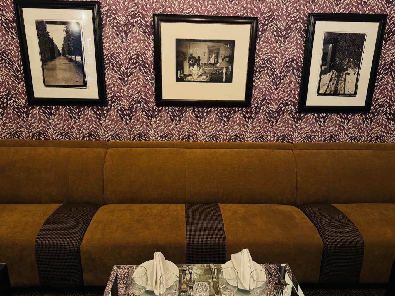 The Blue Leopard, Old Town, Chicago, interior by Scott Himmel & Co., image 7